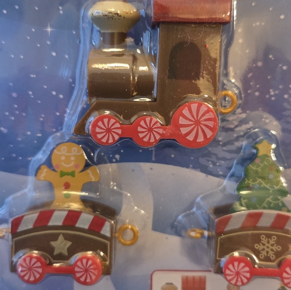 Cobblestone Corners Train Figurines Christmas Village 2" Holiday Home Decor - Picture 4 of 6